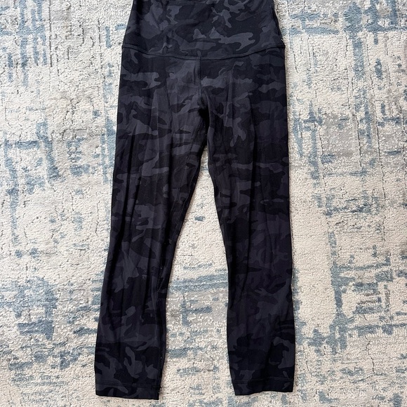 Lululemon Align 25” Size 4 Leggings in Camo - Picture 2 of 4